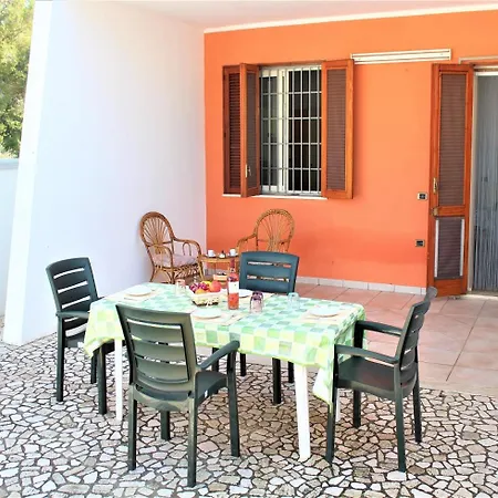 Arnesano Di Salentolimit Holiday home Torre Lapillo