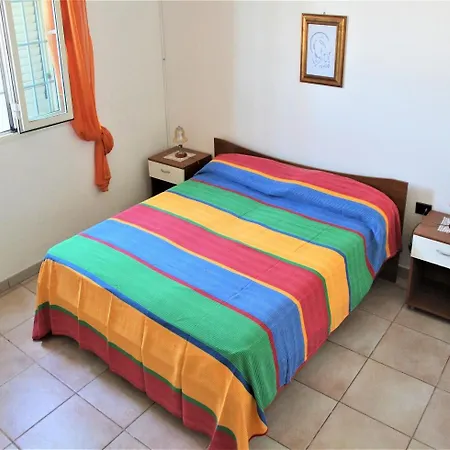 Arnesano Di Salentolimit Holiday home *